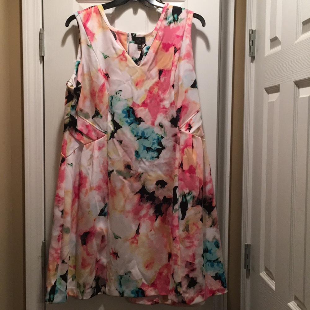 Floral v neck dress